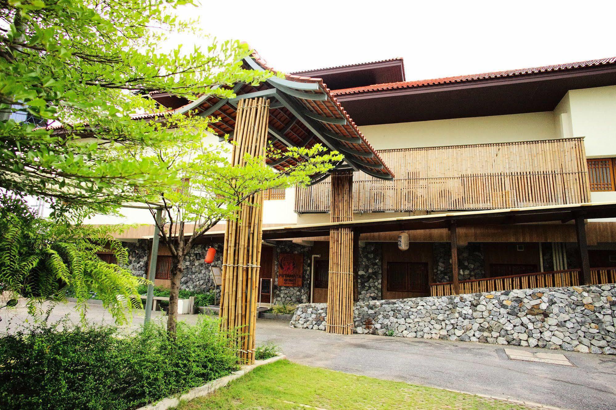 J. Park Hotel Csonburi Kültér fotó