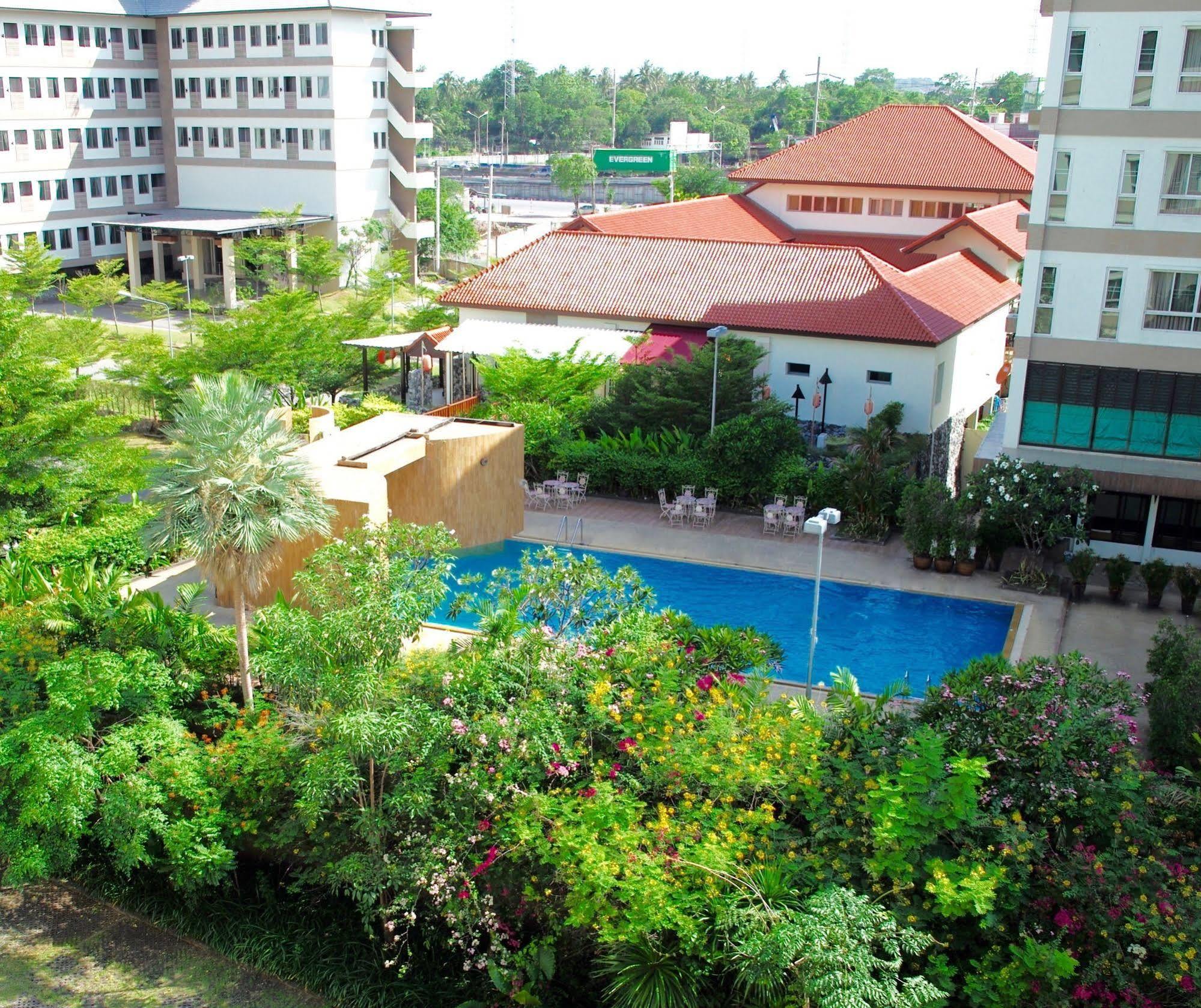 J. Park Hotel Csonburi Kültér fotó